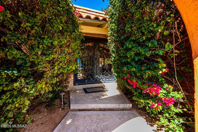 4477 E Saranac Drive, Tucson, AZ 85718