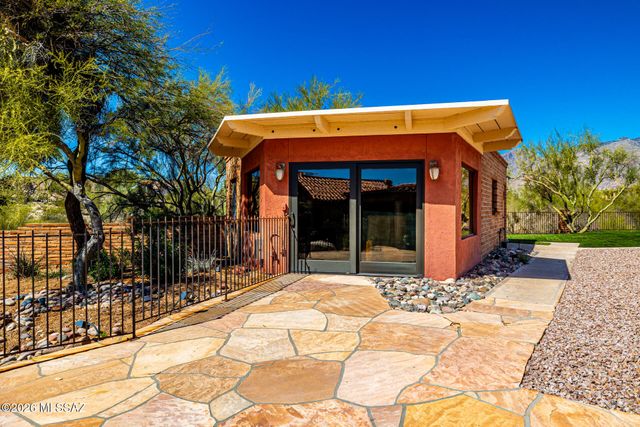 4477 E Saranac Drive, Tucson, AZ 85718