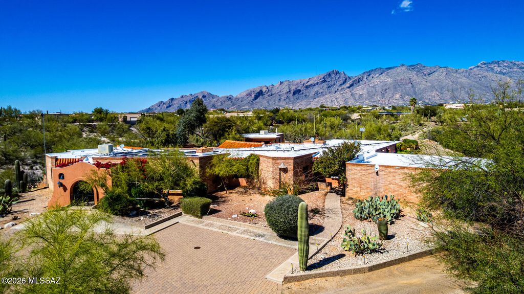 4477 E Saranac Drive, Tucson, AZ 85718