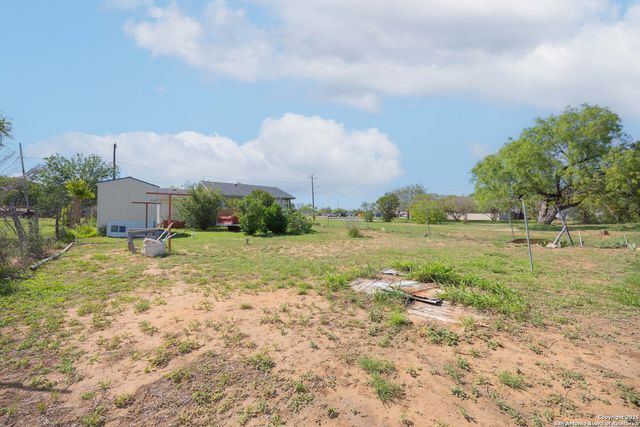 418 N Cedar, Pearsall, TX 78061