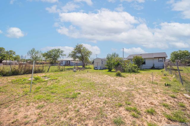 418 N Cedar, Pearsall, TX 78061