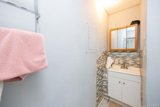 418 N Cedar, Pearsall, TX 78061