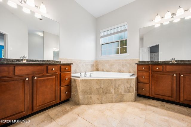 7 Brattleboro Road, Jackson, NJ 08527