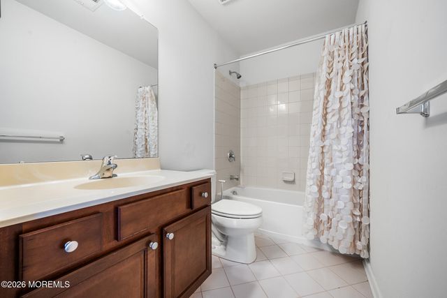 7 Brattleboro Road, Jackson, NJ 08527