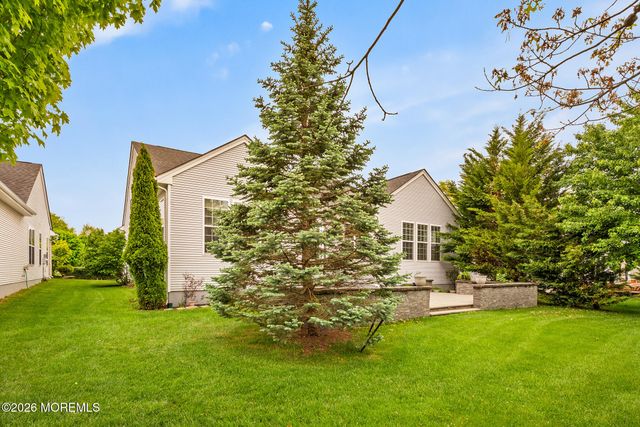 7 Brattleboro Road, Jackson, NJ 08527