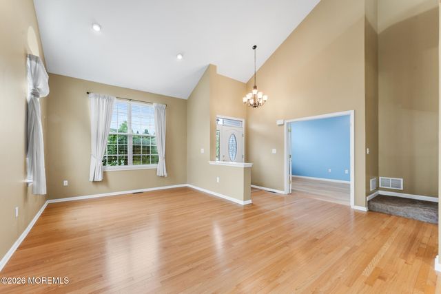7 Brattleboro Road, Jackson, NJ 08527