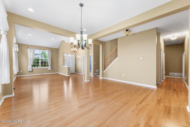 7 Brattleboro Road, Jackson, NJ 08527