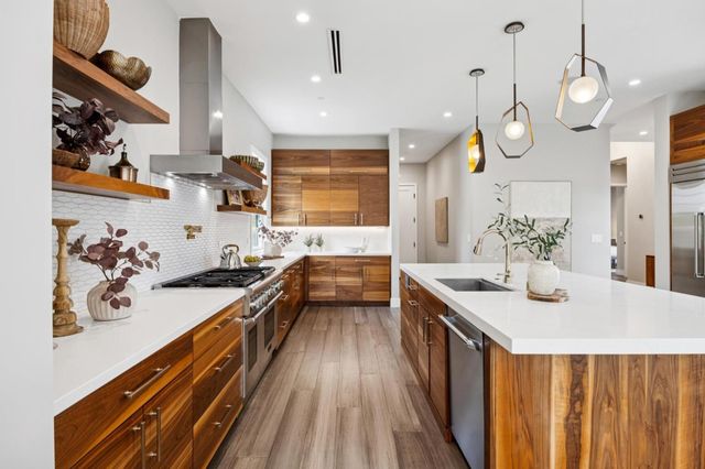 16988 Kennedy Road, Los Gatos, CA 95032