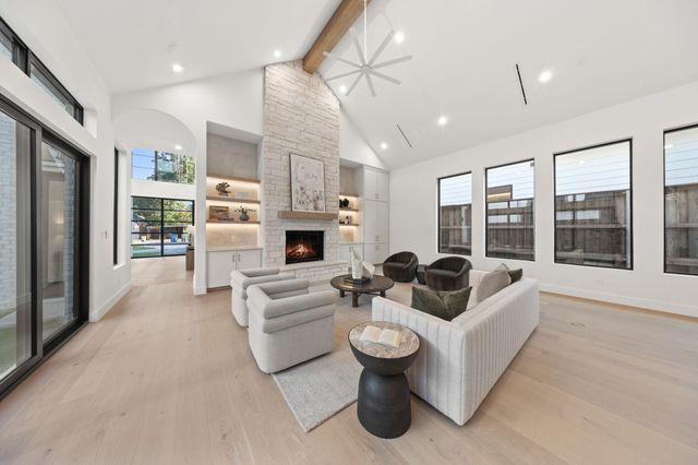 6475 Trammel Drive, Dallas, TX 75214