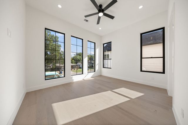 6475 Trammel Drive, Dallas, TX 75214