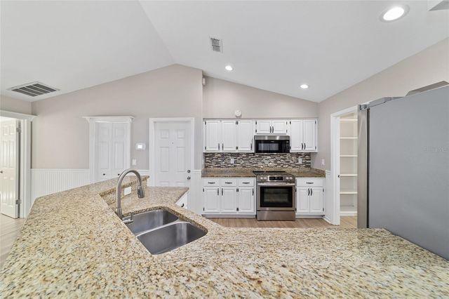 8526 SE 12TH COURT, Ocala, FL 34480
