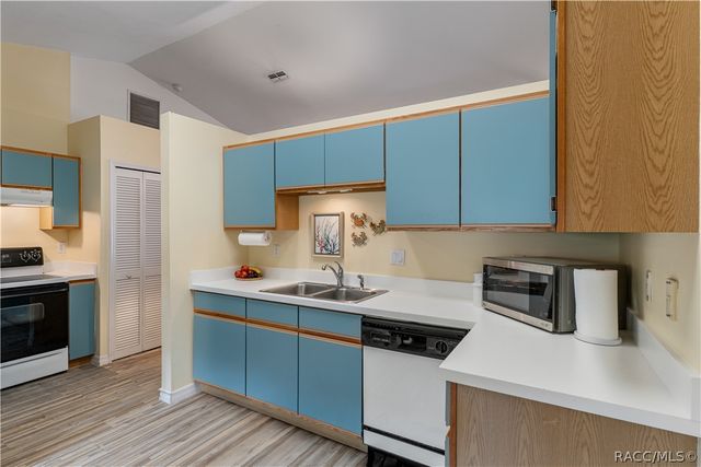 6487 W Lexington Drive, Crystal River, FL 34429