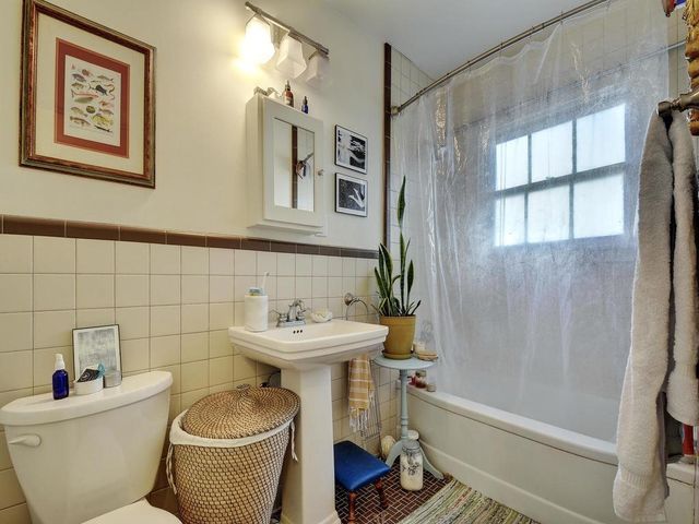2102 Enfield RD C, Austin, TX 78703