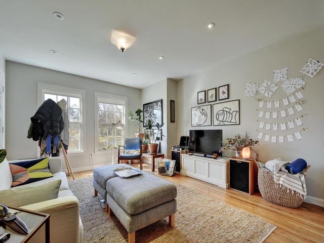2102 Enfield RD C, Austin, TX 78703