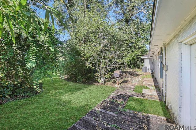 9170 Redbud St, Baton Rouge, LA 70815