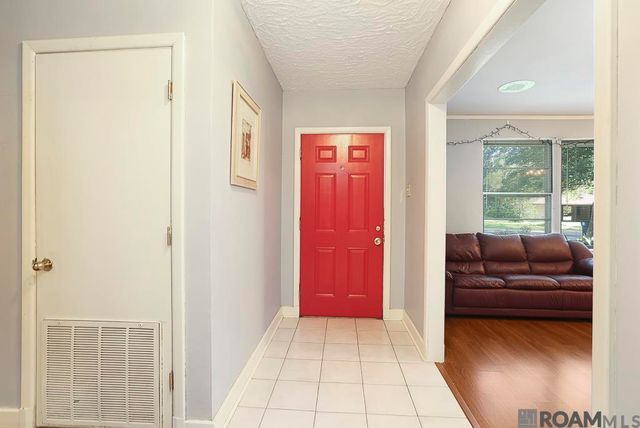 9170 Redbud St, Baton Rouge, LA 70815