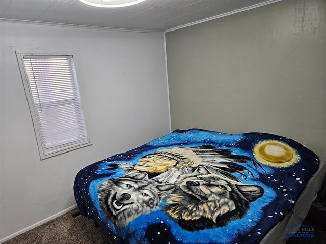 2011 JENNINGS AVE, Hot Springs, SD 57747