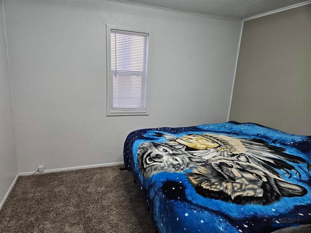 2011 JENNINGS AVE, Hot Springs, SD 57747