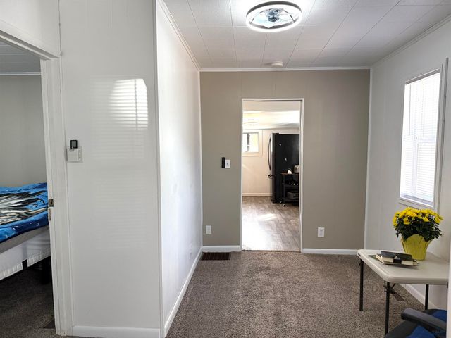 2011 JENNINGS AVE, Hot Springs, SD 57747