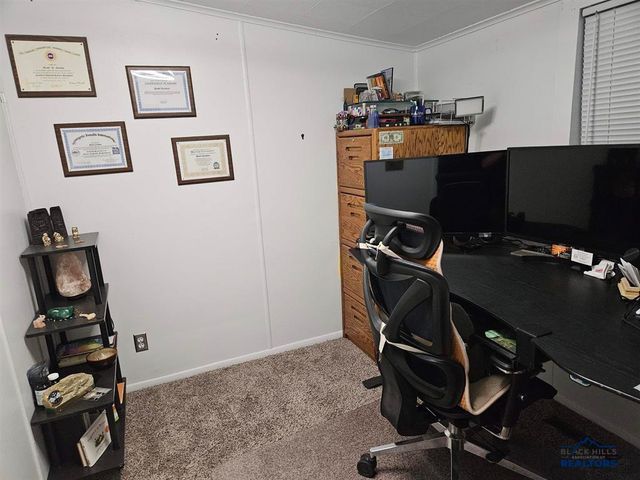 2011 JENNINGS AVE, Hot Springs, SD 57747