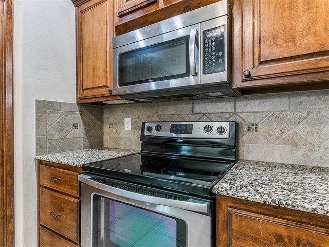 291 Hillside Drive, Harrah, OK 73045