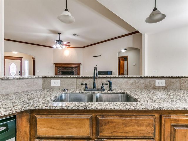291 Hillside Drive, Harrah, OK 73045