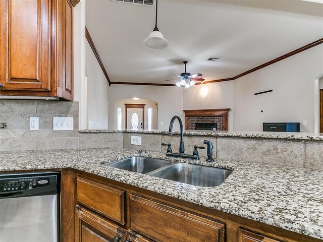 291 Hillside Drive, Harrah, OK 73045