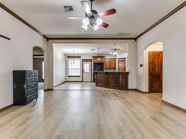 291 Hillside Drive, Harrah, OK 73045