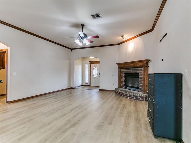 291 Hillside Drive, Harrah, OK 73045