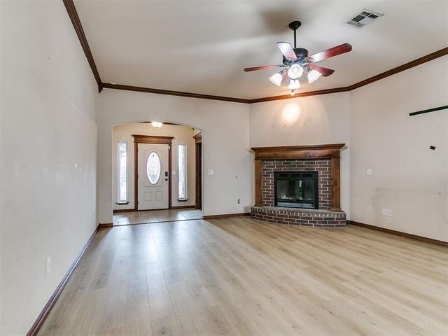 291 Hillside Drive, Harrah, OK 73045