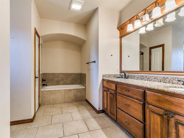 291 Hillside Drive, Harrah, OK 73045