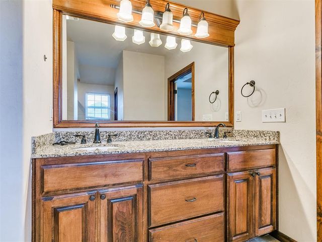 291 Hillside Drive, Harrah, OK 73045