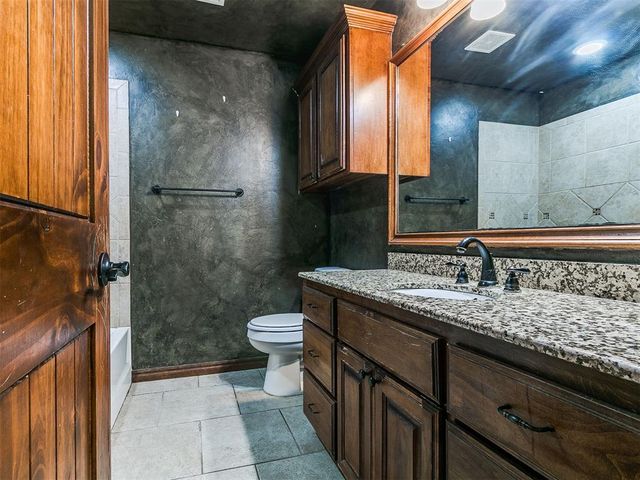 291 Hillside Drive, Harrah, OK 73045