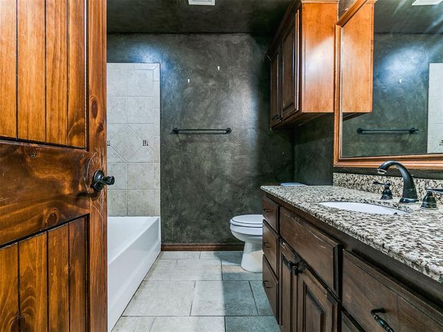 291 Hillside Drive, Harrah, OK 73045