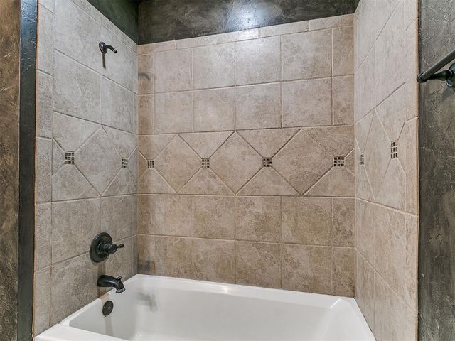 291 Hillside Drive, Harrah, OK 73045