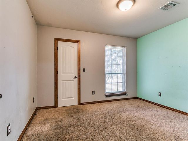 291 Hillside Drive, Harrah, OK 73045