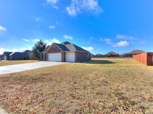 291 Hillside Drive, Harrah, OK 73045