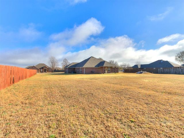 291 Hillside Drive, Harrah, OK 73045
