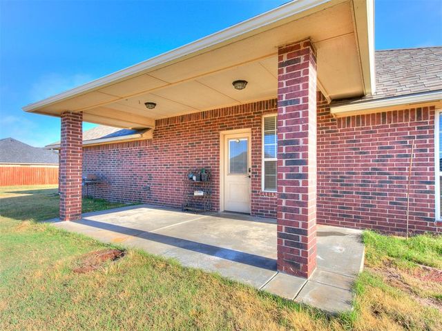 291 Hillside Drive, Harrah, OK 73045