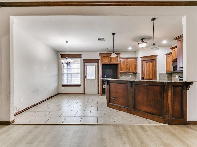 291 Hillside Drive, Harrah, OK 73045