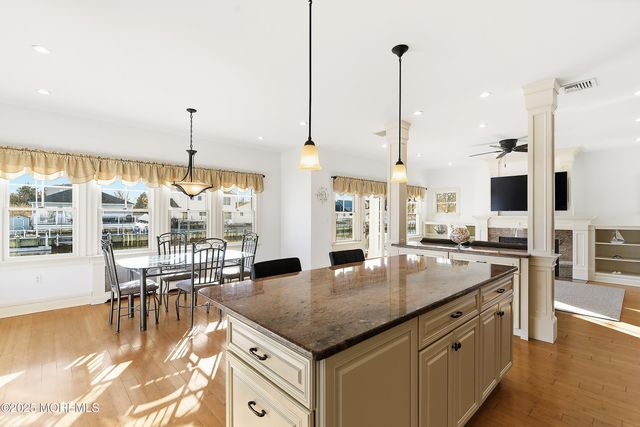 905 Bowsprit Point, Lanoka Harbor, NJ 08734