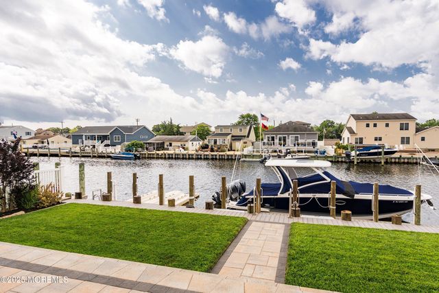 905 Bowsprit Point, Lanoka Harbor, NJ 08734