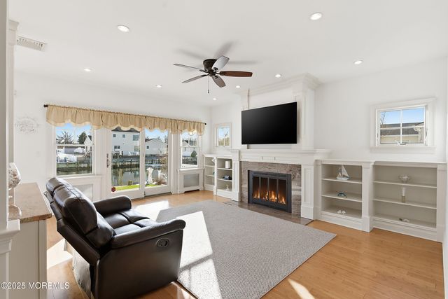 905 Bowsprit Point, Lanoka Harbor, NJ 08734