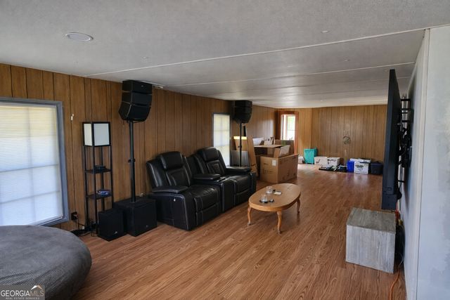 200 Homer Stephens Road, Cornelia, GA 30531