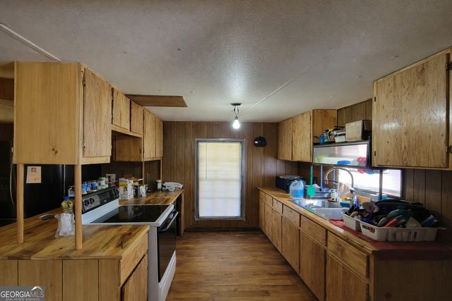 200 Homer Stephens Road, Cornelia, GA 30531