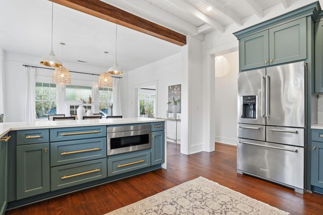 995 Ashley Avenue, Charleston, SC 29403