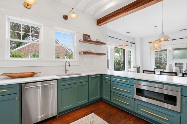 995 Ashley Avenue, Charleston, SC 29403