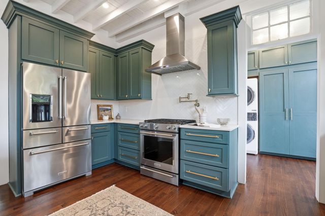 995 Ashley Avenue, Charleston, SC 29403