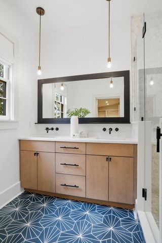 995 Ashley Avenue, Charleston, SC 29403