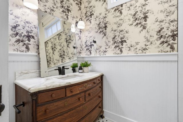 995 Ashley Avenue, Charleston, SC 29403